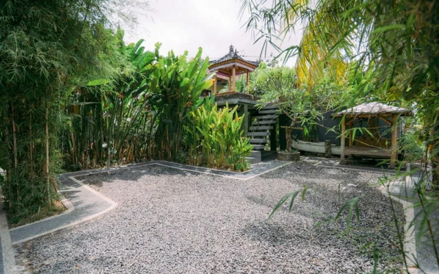 RedDoorz @ Saren Anyar Homestay Lukluk