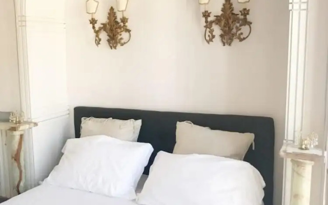 Gramsci Apartments