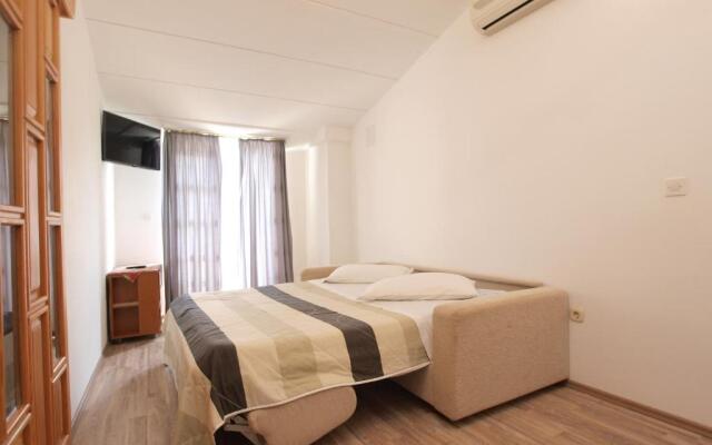 Apartments romano 1099