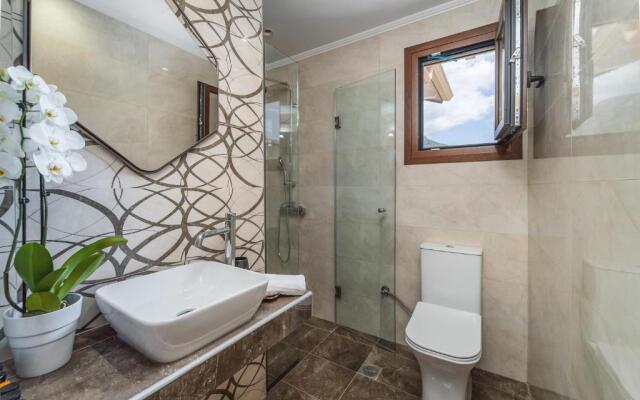 Vincenzo Suites
