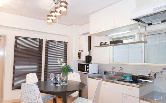 EX Minamisenba Apartment202