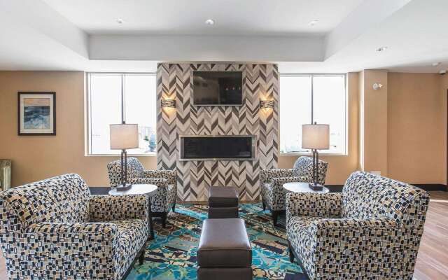 Comfort Inn & Suites Airport North