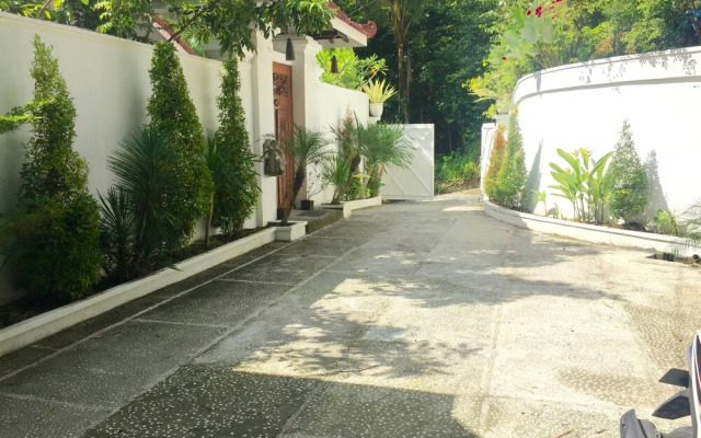 Yogyakarta Tropicana Villa