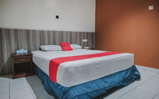 RedDoorz Plus near Jambi Prima Mall