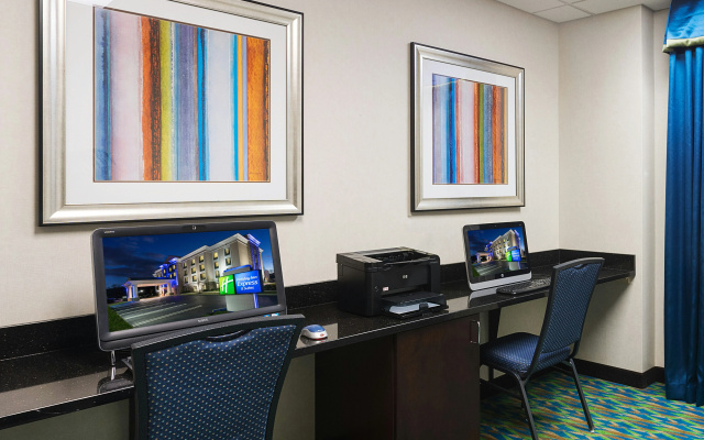 Holiday Inn Express & Suites Stroudsburg-Poconos by IHG