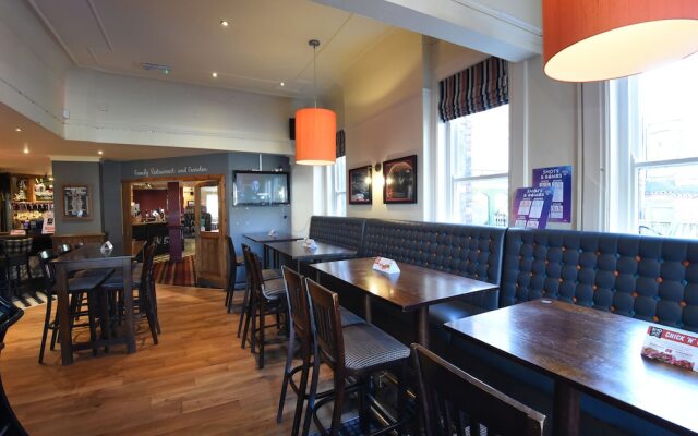 Oaklands Hotel