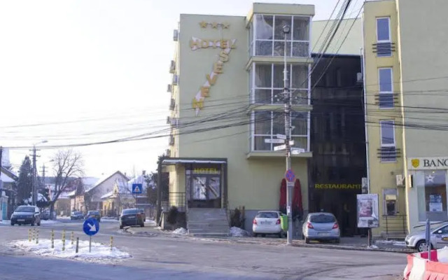 Seven Hotel