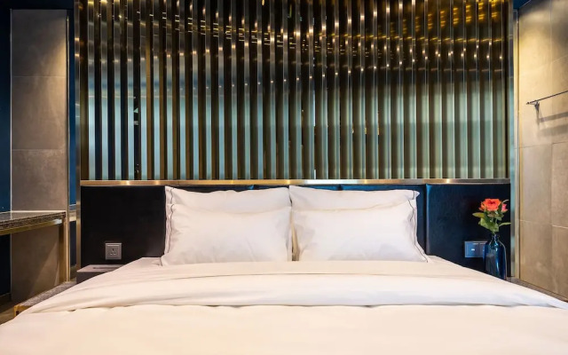 Hotel the Castle Sincheon