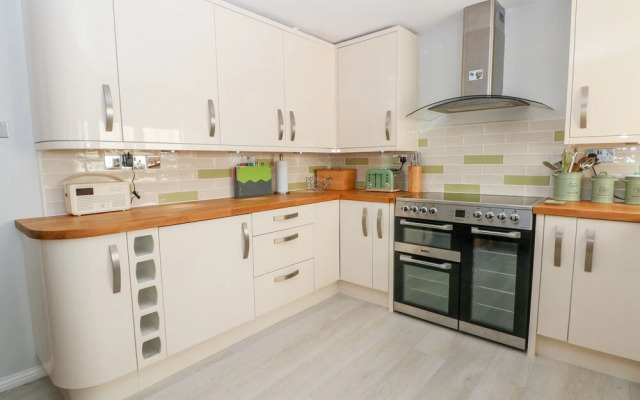 4 Bryn Seiri Road