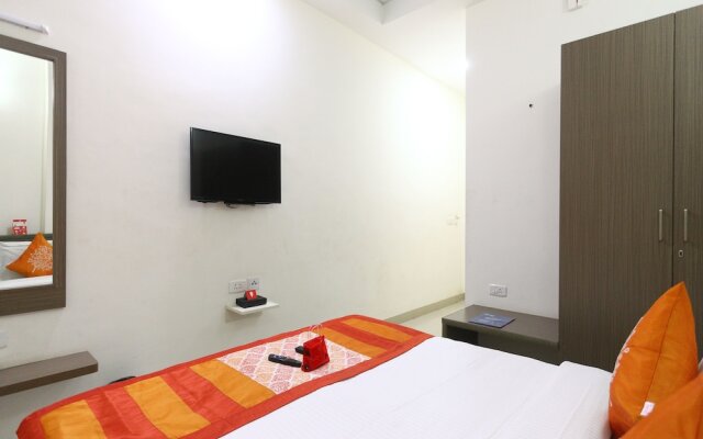 OYO 3547 Raj Guru Residency