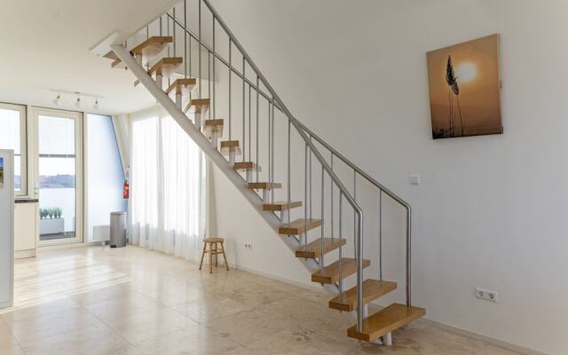 Beautiful sea Views Apartment Shrimp