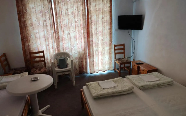 Zlatevi Guest House