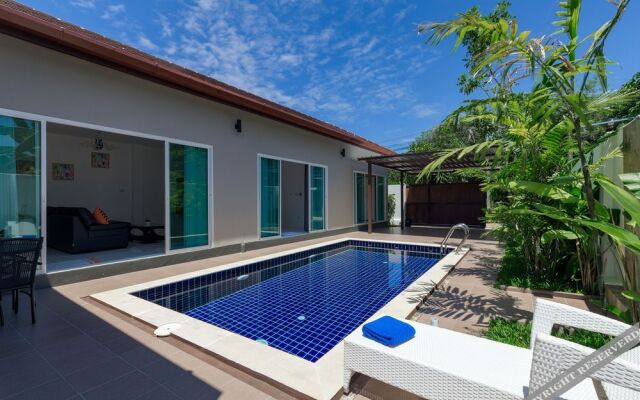 Private Villa with Pool near Laguna