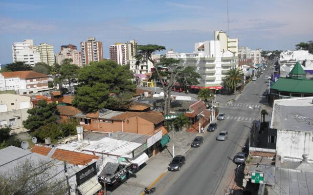 El Velero Hotel