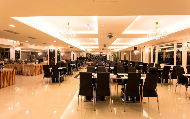 Harmonious Hotel