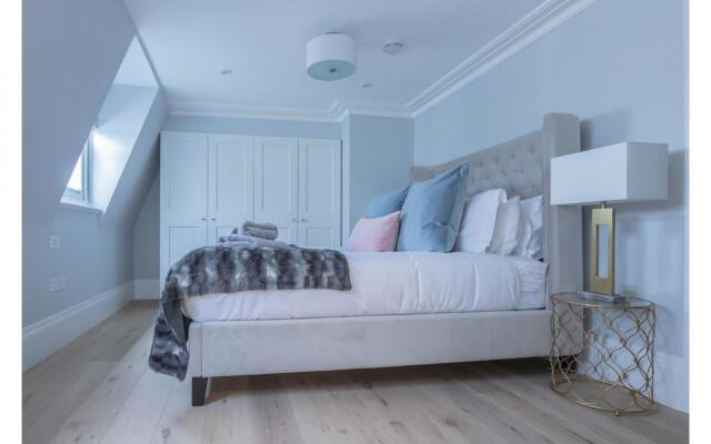 Royal Kensington Penthouse IX- 3 bed