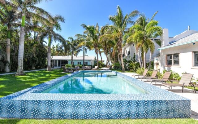 Siesta Key Paradise by Beachside Mgmt.