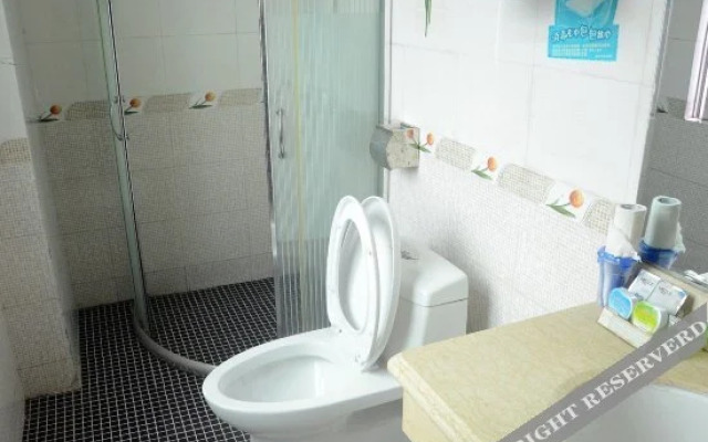 Yilongxin Business Hotel