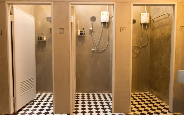Khok Samet Chun Hostel