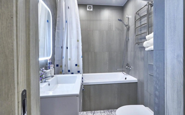 Апартаменты на проспекте Героев Отечества 4