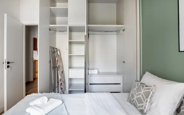 Bask - Chic 2 Bedroom Apt in Athens