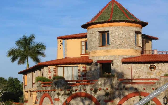Hotel Castillo en las Nubes