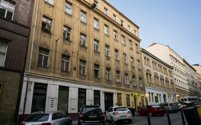 Black & White Apartment by Wenceslas Sq.