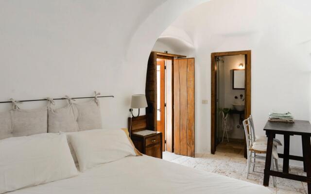 Trulli Estate in Puglia with Panoramic Pool