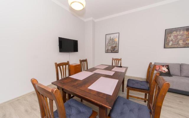 Best Location on Main Square p4you pl