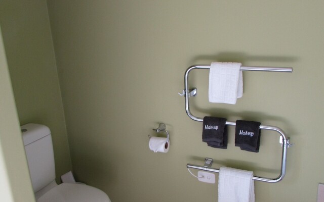 15 On Dillon Bed & Breakfast