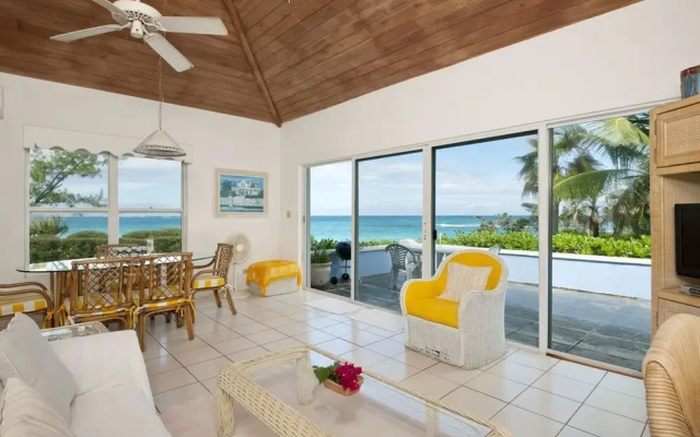 Windermere Escape: Private Villa By The Beach