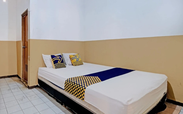 SPOT ON 92983 Hotel Ayu