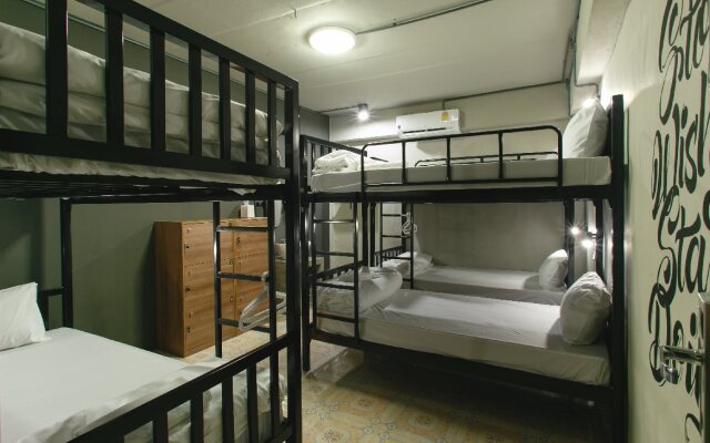 Bedtime Story at Chiang Mai - Hostel