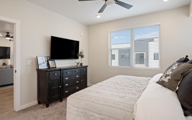 Desert Disney 2 Bedroom Condo