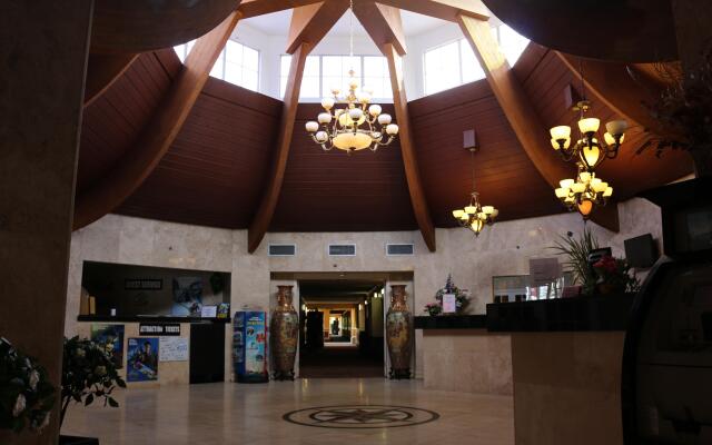 I-Drive Grand Resort & Suites
