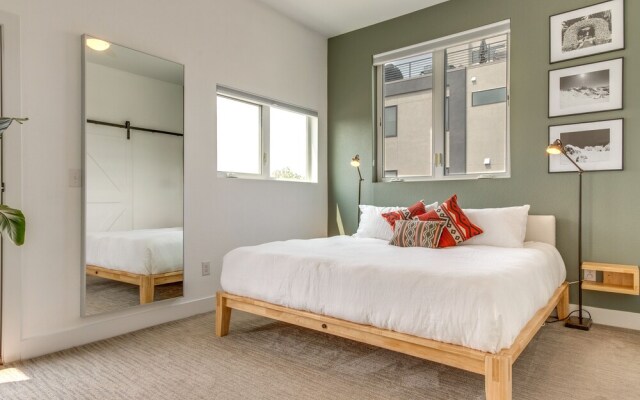 Modern Denver Townhome w/ Rooftop Terrace!