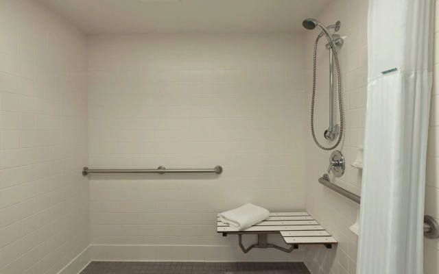 Travelodge by Wyndham Redding CA