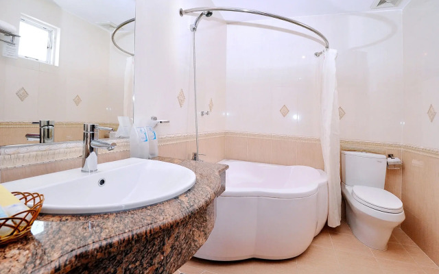 Tan Hoang Long Hotel