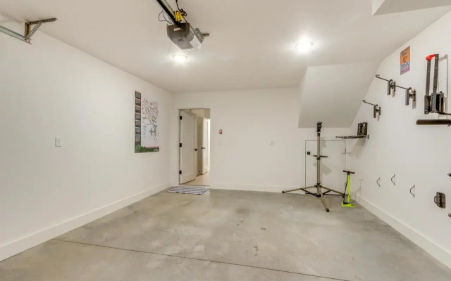Near Downtown: Luxury Townhome in Bentonville!