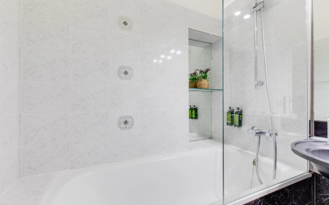 Wenceslas Square Royal Two Bedroom Apartment