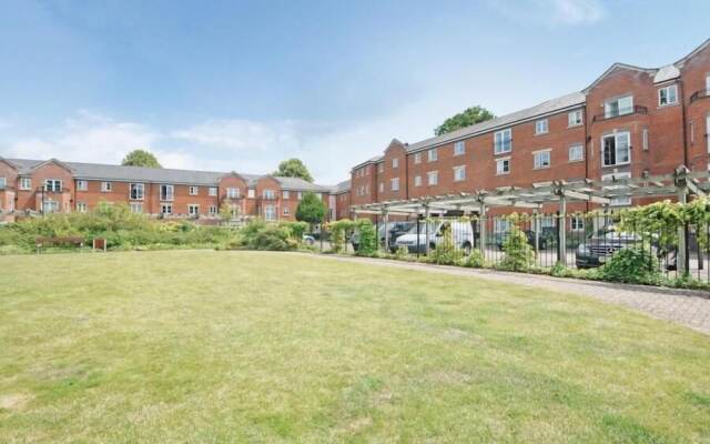 Bright & Modern 2BR Apartment Parking
