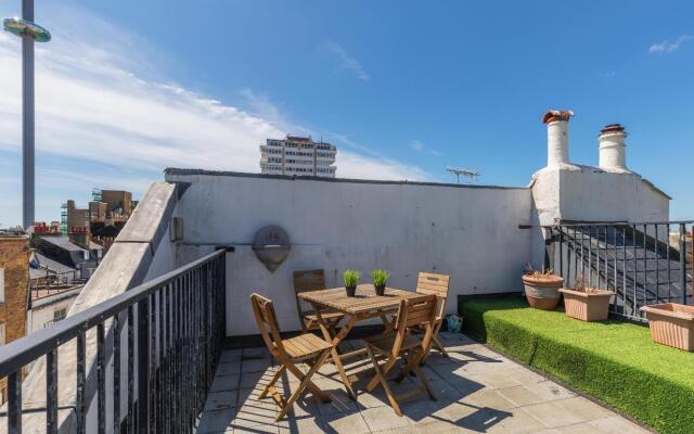Sunshine Central House | Large luxury group house | Roof terrace | Fast Wifi