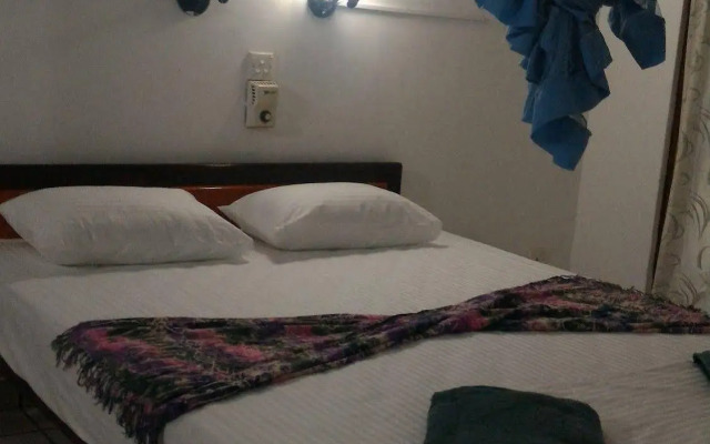 Zahir Retreat
