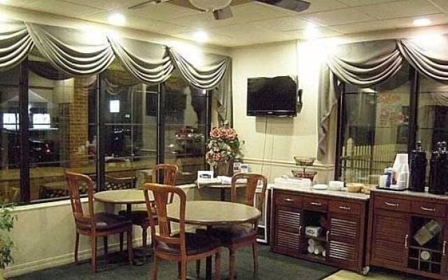 Colonie inn and Suites