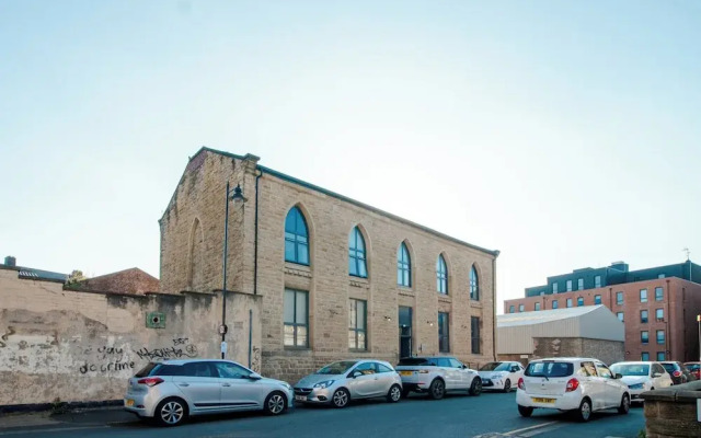 Sheffield City Retreat - Modern Apartment