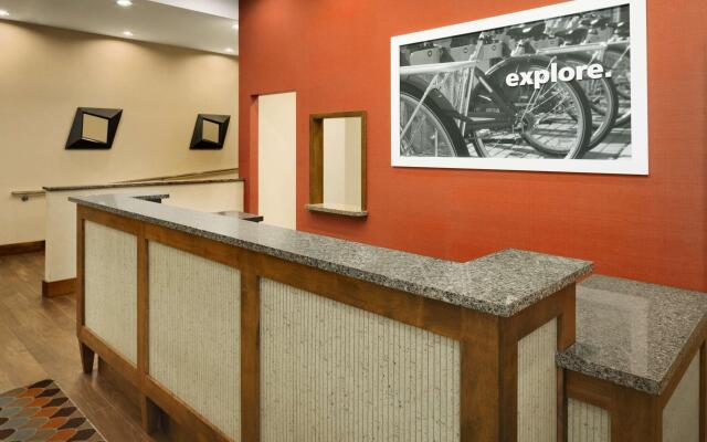 Hampton Inn & Suites Clayton/St. Louis-Galleria Area