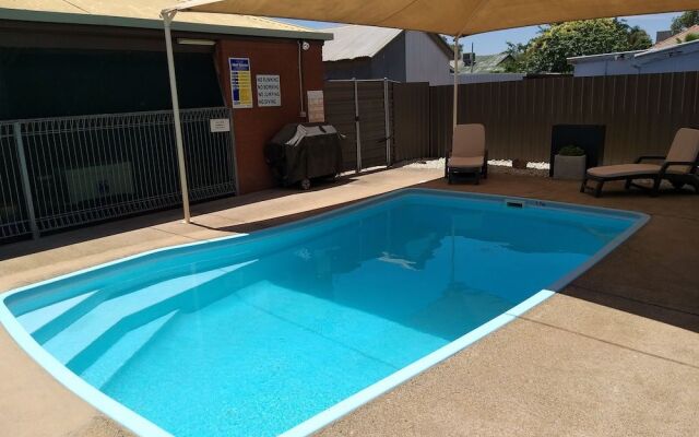 Country Mile Motor Inn