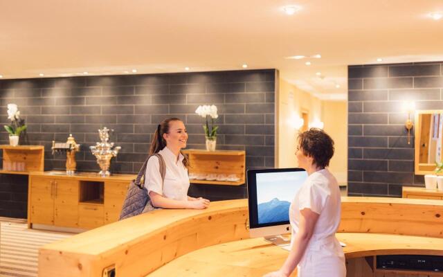 Alpenpalace Luxury Hideaway & Spa Retreat