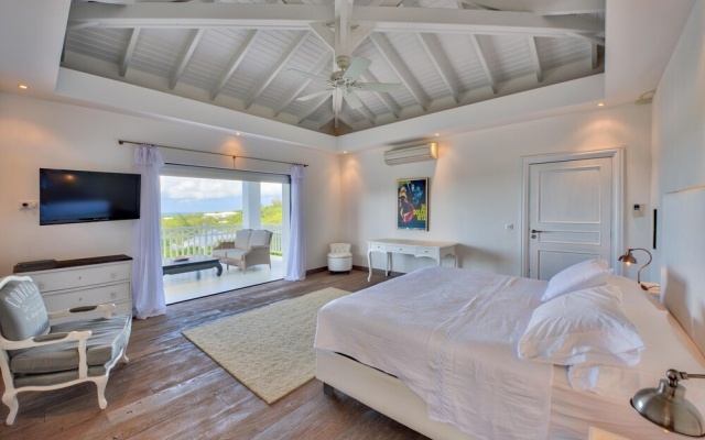 Huge Pool, Ideal for Groups, Exclusive Address, AC, Free Wifi, Sat TV, Views! Terres Basses Area — фото 3