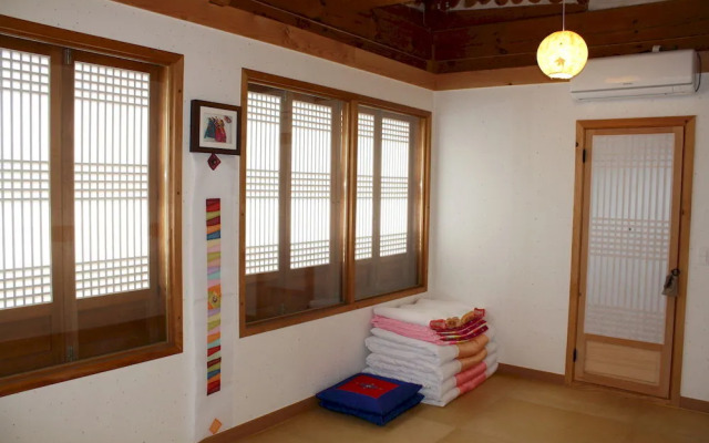 Hongranmiduk Hanok Guesthouse